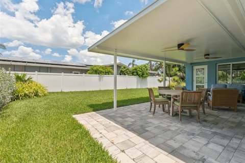 Casa en venta en Saint Pete Beach, Florida, 2 dormitorios, 123.28 m2 № 1881380 - foto 19