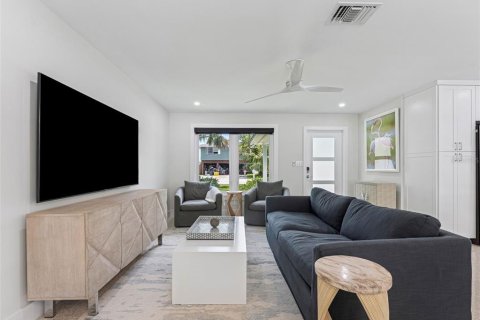 Casa en venta en Saint Pete Beach, Florida, 2 dormitorios, 123.28 m2 № 1881380 - foto 28