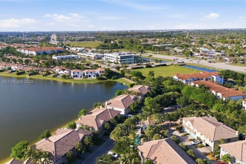 House in Cooper City, Florida 3 bedrooms, 164.44 sq.m. № 2075020 - photo 6
