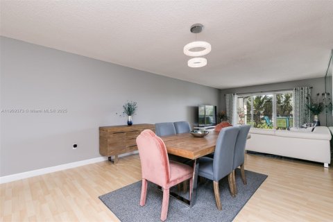 Снять в аренду кондоминиум в Дирфилд-Бич, Флорида 2 спальни, 128.21м2, № 1965003 - фото 7