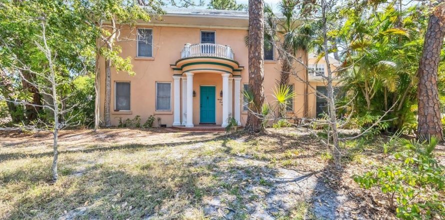 House in Sarasota, Florida 3 bedrooms, 284.84 sq.m. № 1626687
