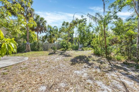 House in Sarasota, Florida 3 bedrooms, 284.84 sq.m. № 1626687 - photo 15