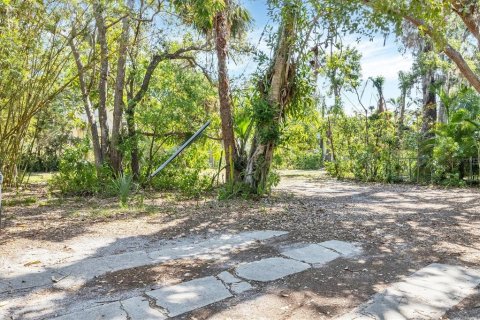 House in Sarasota, Florida 3 bedrooms, 284.84 sq.m. № 1626687 - photo 23