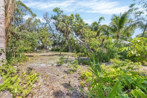 House in Sarasota, Florida 3 bedrooms, 284.84 sq.m. № 1626687 - photo 21