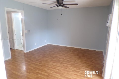 Купить кондоминиум в Пемброк-Пайнс, Флорида 1 спальня, 75.34м2, № 1997007 - фото 9