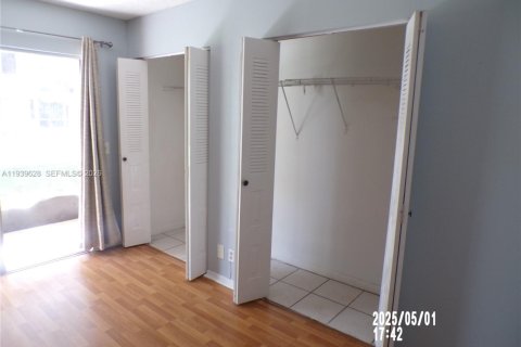 Купить кондоминиум в Пемброк-Пайнс, Флорида 1 спальня, 75.34м2, № 1997007 - фото 13