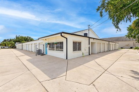 Propiedad comercial en venta en New Smyrna Beach, Florida, 3225.29 m2 № 2416986 - foto 7