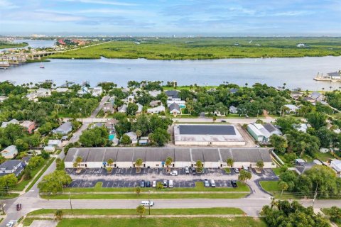 Propiedad comercial en venta en New Smyrna Beach, Florida, 3225.29 m2 № 2416986 - foto 13