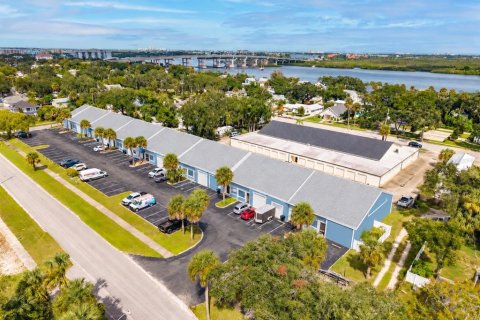 Immobilier commercial à New Smyrna Beach, Floride 3225.29 m2 № 2416986