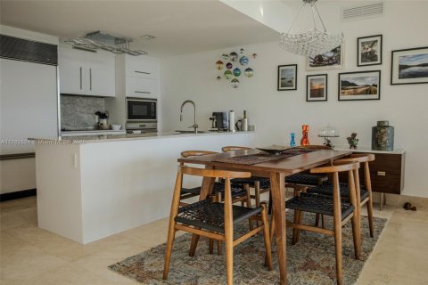 Купить кондоминиум в Майами, Флорида 2 спальни, 119.84м2, № 1867549 - фото 26