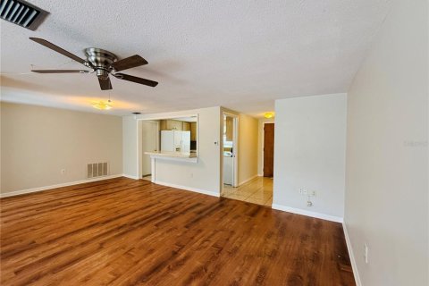 Villa ou maison à louer à Port Richey, Floride: 2 chambres, 101.82 m2 № 2310158 - photo 3