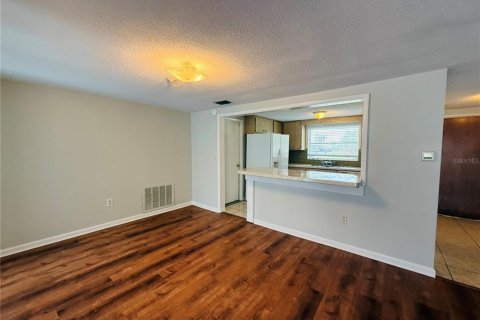 Villa ou maison à louer à Port Richey, Floride: 2 chambres, 101.82 m2 № 2310158 - photo 7