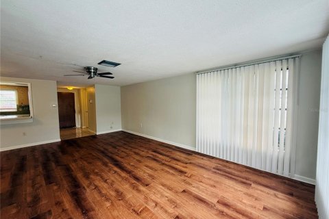 Villa ou maison à louer à Port Richey, Floride: 2 chambres, 101.82 m2 № 2310158 - photo 2
