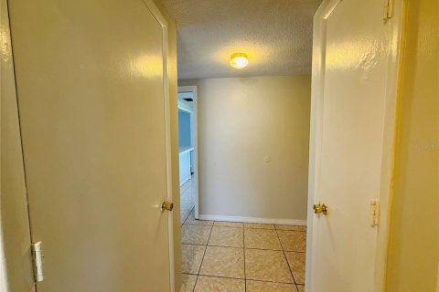 Villa ou maison à louer à Port Richey, Floride: 2 chambres, 101.82 m2 № 2310158 - photo 24