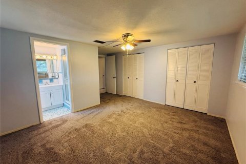 Villa ou maison à louer à Port Richey, Floride: 2 chambres, 101.82 m2 № 2310158 - photo 13