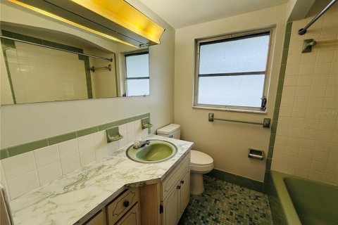 Villa ou maison à louer à Port Richey, Floride: 2 chambres, 101.82 m2 № 2310158 - photo 22