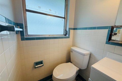 Villa ou maison à louer à Port Richey, Floride: 2 chambres, 101.82 m2 № 2310158 - photo 17