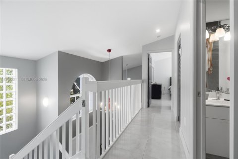 House in Miami, Florida 3 bedrooms, 134.8 sq.m. № 2246884 - photo 13