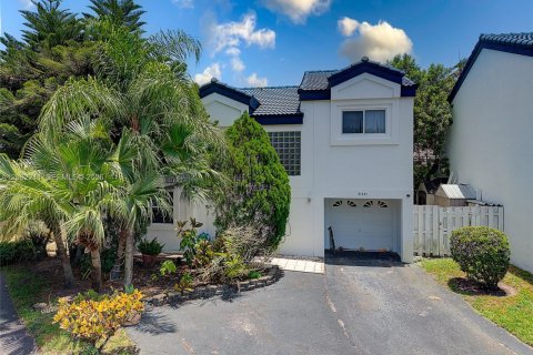House in Miami, Florida 3 bedrooms, 134.8 sq.m. № 2246884 - photo 22