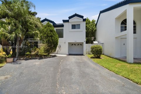 House in Miami, Florida 3 bedrooms, 134.8 sq.m. № 2246884 - photo 27