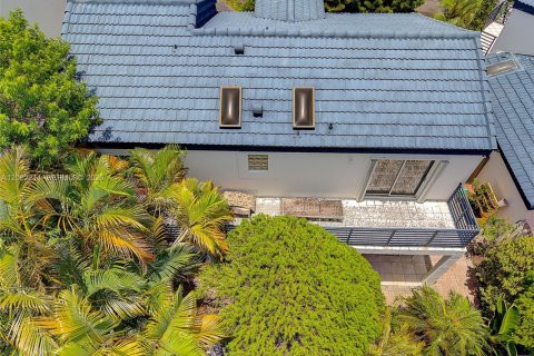 House in Miami, Florida 3 bedrooms, 134.8 sq.m. № 2246884 - photo 6