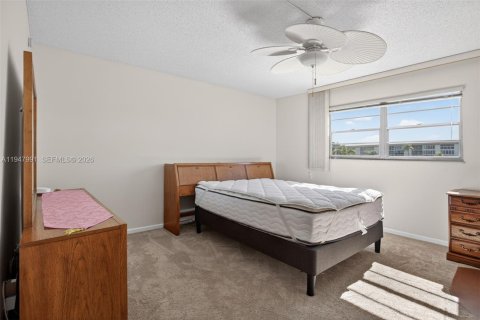 Condo in Coconut Creek, Florida, 2 bedrooms  № 2004227 - photo 25