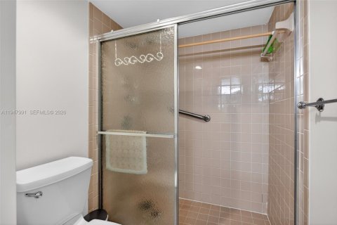 Condo in Coconut Creek, Florida, 2 bedrooms  № 2004227 - photo 30