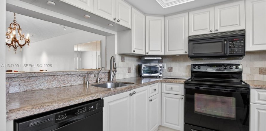 Condo in Coconut Creek, Florida, 2 bedrooms  № 2004227