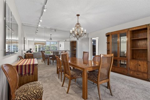 Condo in Coconut Creek, Florida, 2 bedrooms  № 2004227 - photo 14