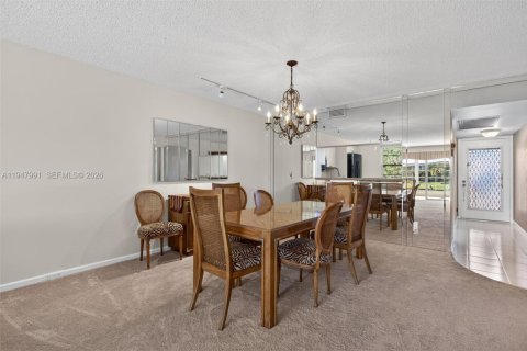 Condo in Coconut Creek, Florida, 2 bedrooms  № 2004227 - photo 15