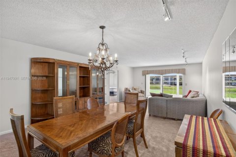 Condo in Coconut Creek, Florida, 2 bedrooms  № 2004227 - photo 13