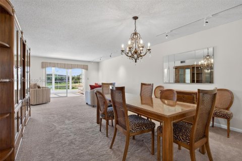 Condo in Coconut Creek, Florida, 2 bedrooms  № 2004227 - photo 12
