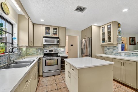 House in Lake Worth, Florida 4 bedrooms, 262.36 sq.m. № 1878561 - photo 12