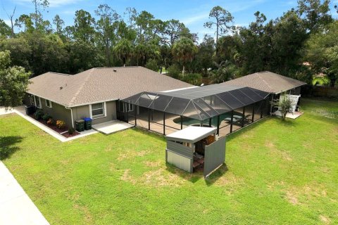 House in North Port, Florida 3 bedrooms, 244.52 sq.m. № 2351543 - photo 3