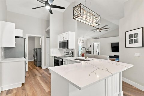 House in North Port, Florida 3 bedrooms, 244.52 sq.m. № 2351543 - photo 18