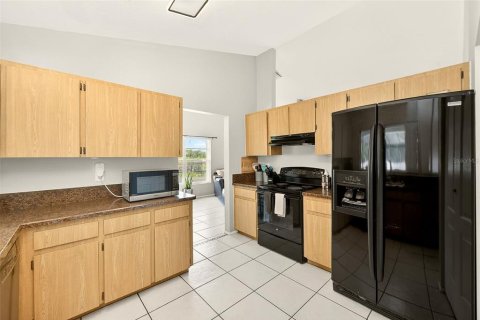 House in Tarpon Springs, Florida 3 bedrooms, 144.83 sq.m. № 2237060 - photo 8