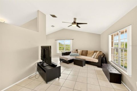 House in Tarpon Springs, Florida 3 bedrooms, 144.83 sq.m. № 2237060 - photo 3