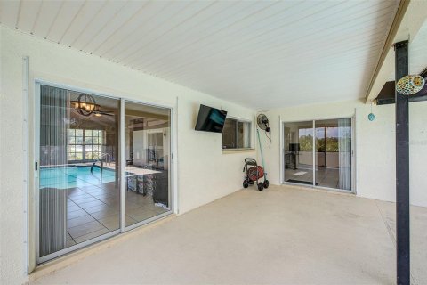 House in Tarpon Springs, Florida 3 bedrooms, 144.83 sq.m. № 2237060 - photo 17