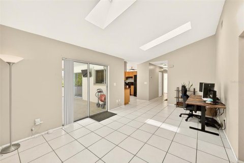 House in Tarpon Springs, Florida 3 bedrooms, 144.83 sq.m. № 2237060 - photo 10