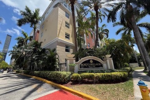 Copropriété à vendre à Sunny Isles Beach, Floride: 3 chambres, 125.7 m2 № 1708417 - photo 2