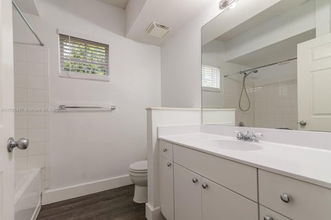 Copropriété à vendre à Sunny Isles Beach, Floride: 3 chambres, 125.7 m2 № 1708417 - photo 22
