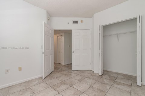 Copropriété à vendre à Sunny Isles Beach, Floride: 3 chambres, 125.7 m2 № 1708417 - photo 21