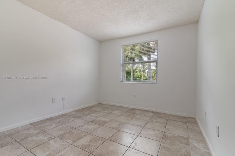 Copropriété à vendre à Sunny Isles Beach, Floride: 3 chambres, 125.7 m2 № 1708417 - photo 28
