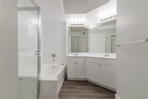 Copropriété à vendre à Sunny Isles Beach, Floride: 3 chambres, 125.7 m2 № 1708417 - photo 30