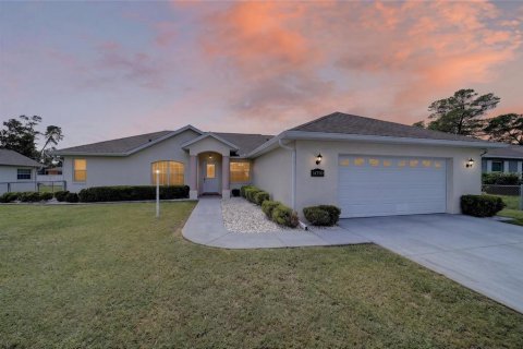 House in Ocala, Florida 3 bedrooms, 166.67 sq.m. № 2388773