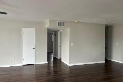 Casa en venta en Sun City Center, Florida, 2 dormitorios, 132.39 m2 № 1907929 - foto 7