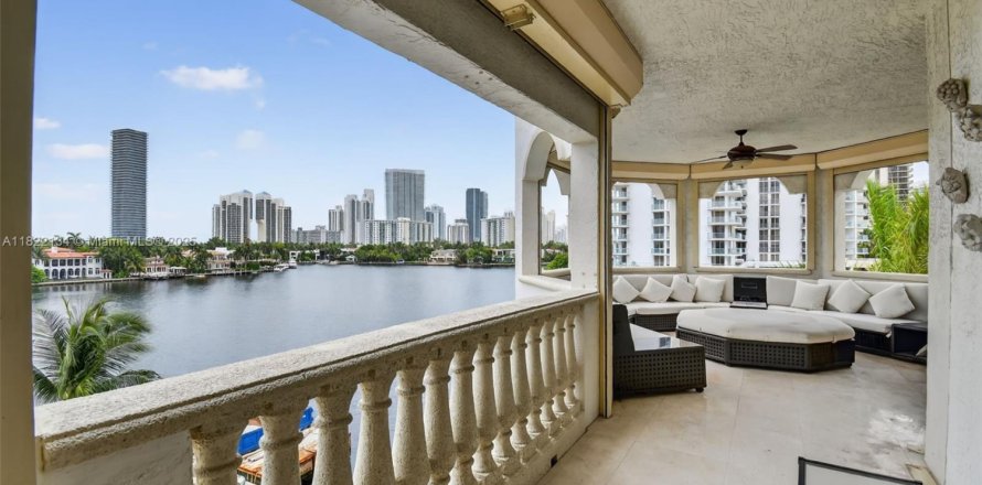 Condo in Aventura, Florida, 3 bedrooms  № 1962656