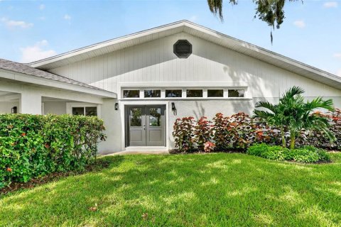 House in Ellenton, Florida 3 bedrooms, 232.26 sq.m. № 2329224 - photo 2