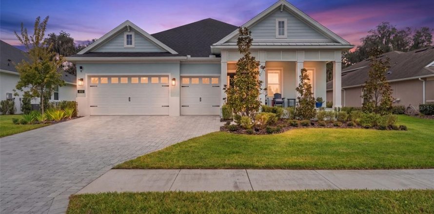 House in Brooksville, Florida 4 bedrooms, 286.79 sq.m. № 2396405