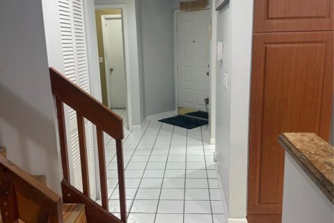 House in Tamarac, Florida 3 bedrooms, 135.08 sq.m. № 2250321 - photo 13